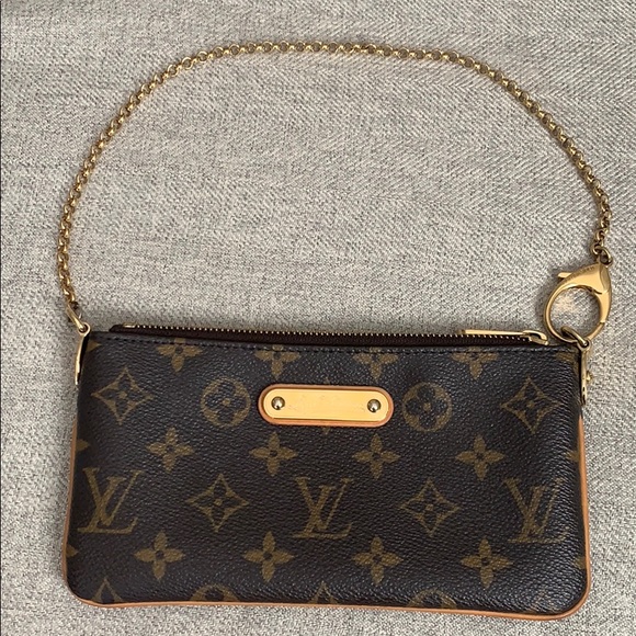 Louis Vuitton Handbags - Authentic Louis Vuitton Milla clutch
